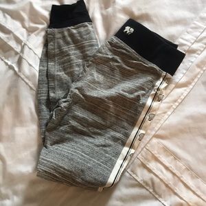 Ivory Ella Grey Leggings
